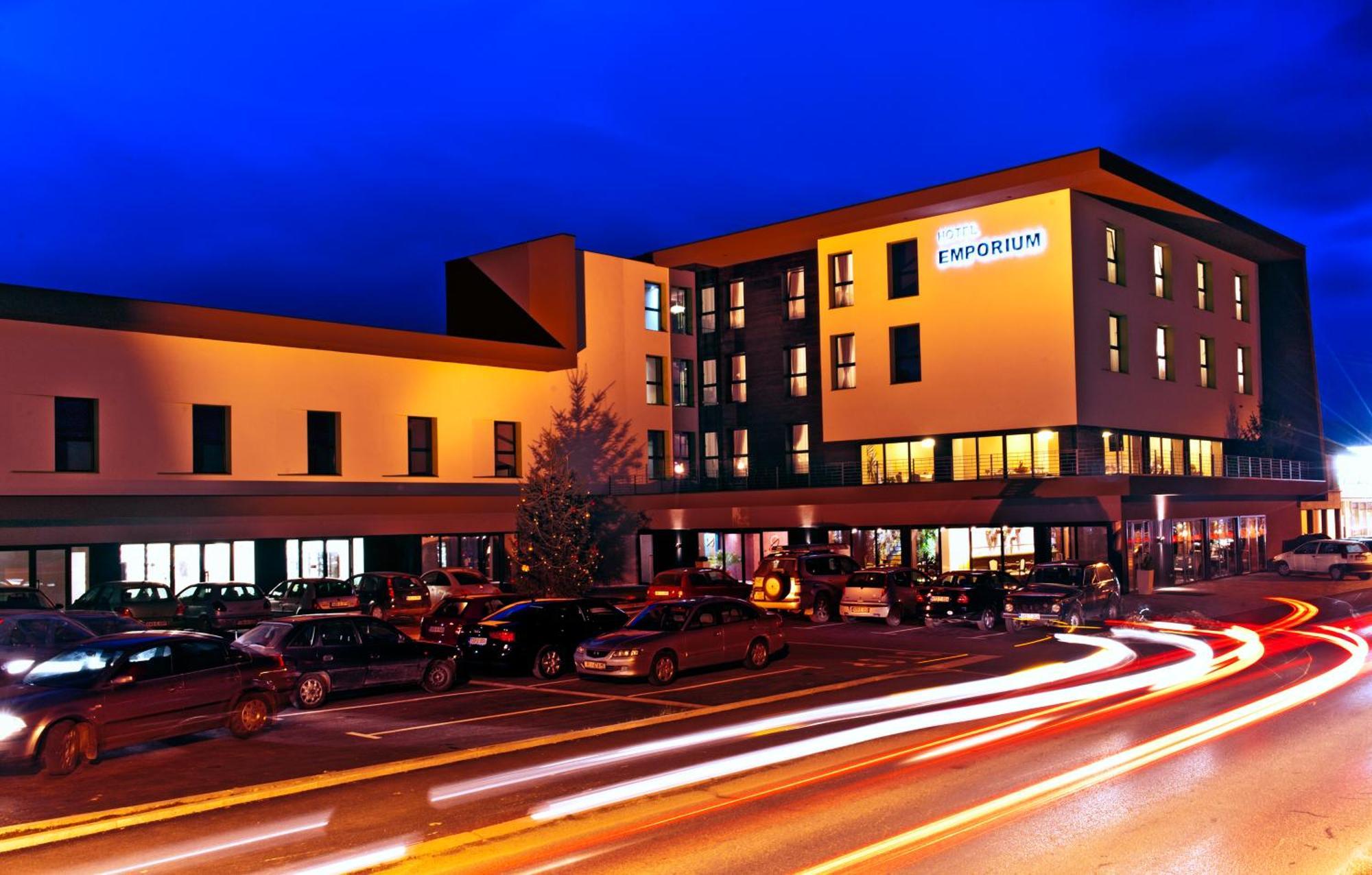 Hotel Emporium Bihać Buitenkant foto